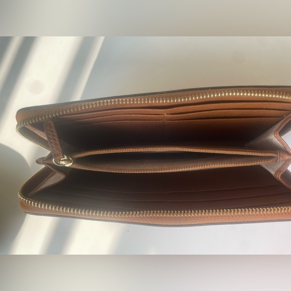 Michael Kors wallet - Picture 5 of 6